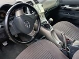 Toyota Auris-12