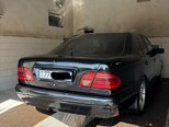 Mercedes E 200-11