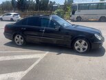 Mercedes E 220-11