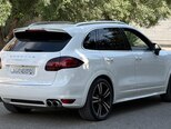 Porsche Cayenne GTS-8