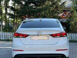 Hyundai Elantra-3