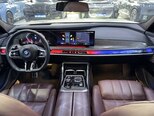 BMW M760e-9