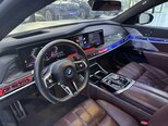 BMW M760e-10