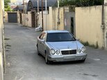 Mercedes E 230-9