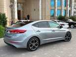 Hyundai Elantra-13