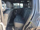Land Rover Defender-7