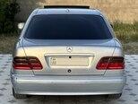 Mercedes E 270-4