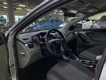 Hyundai Elantra-10
