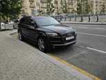 Audi Q7-9