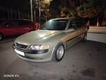Opel Vectra-12