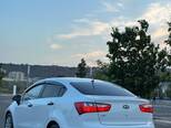 Kia Rio-5