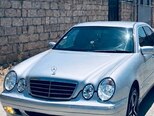 Mercedes E 220-3