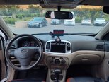 Hyundai Accent-12