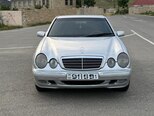 Mercedes E 220-1