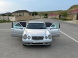 Mercedes E 220-13