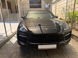 Porsche Cayenne-1