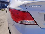 Hyundai Accent-4