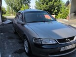 Opel Vectra-4