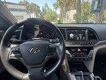 Hyundai Elantra-11