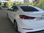 Hyundai Elantra-8