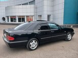 Mercedes E 240-11