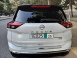 Nissan Rogue-12