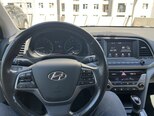 Hyundai Elantra-12