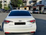 Hyundai Sonata-6