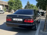 Mercedes E 220-3
