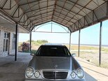 Mercedes E 240-1