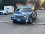Mercedes E 240-1