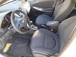 Hyundai Accent-11