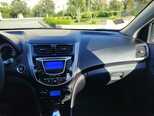 Hyundai Accent-12