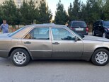 Mercedes 230 E-4
