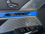 BMW i7-7