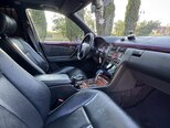 Mercedes E 320-17