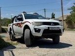 Mitsubishi L200-1