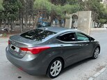 Hyundai Elantra-15