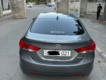 Hyundai Elantra-13