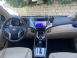Hyundai Elantra-12