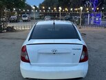 Hyundai Accent-7