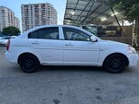 Hyundai Accent-4