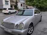 Mercedes E 240-4