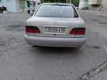 Mercedes E 240-2