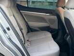 Hyundai Elantra-15