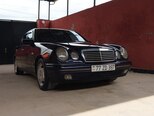 Mercedes E 200-1