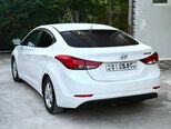 Hyundai Elantra-11