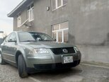 Volkswagen Passat-1