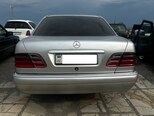 Mercedes E 240-2