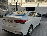 Hyundai Accent-7